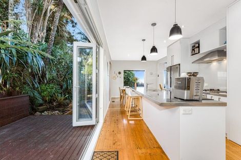 Photo of property in 4 Broomhill Road, Aro Valley, Wellington, 6012