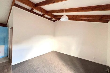 Photo of property in 17 Hookway Grove, Paraparaumu, 5032