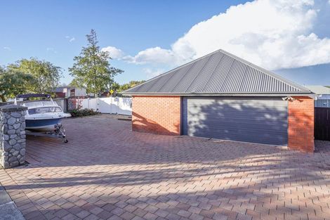 Photo of property in 1 Lowe Place, Rangiora, 7400