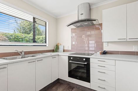 Photo of property in 190 Main North Road, Redwood, Christchurch, 8051
