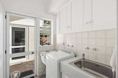 Photo of property in 1 Maple Lane, Waikanae, 5036