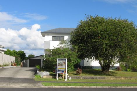 Photo of property in 12 Gloria Avenue, Te Atatu Peninsula, Auckland, 0610
