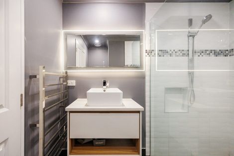 Photo of property in 9 Forbes Place, Kelvin Grove, Palmerston North, 4414