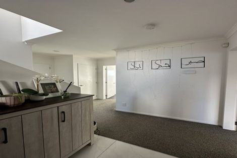 Photo of property in 24 Trelawny Terrace, Grenada Village, Wellington, 6037