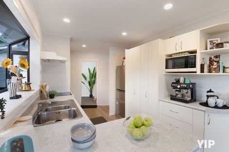 Photo of property in 96 Stewart Drive, Newlands, Wellington, 6037