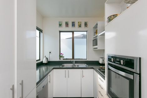 Photo of property in 8a Shastri Terrace, Khandallah, Wellington, 6035