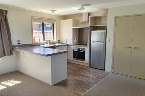 Photo of property in 102u1 Old Farm Road, Hamilton East, Hamilton, 3216