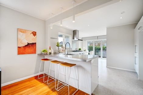 Photo of property in 1/9 Corrella Road, Belmont, Auckland, 0622