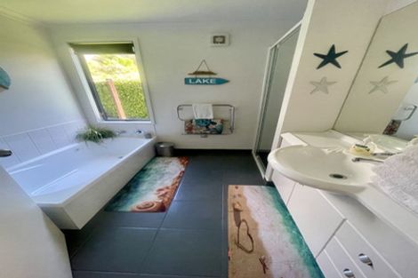 Photo of property in 9 Meadowbrook Place, Wanaka, 9305