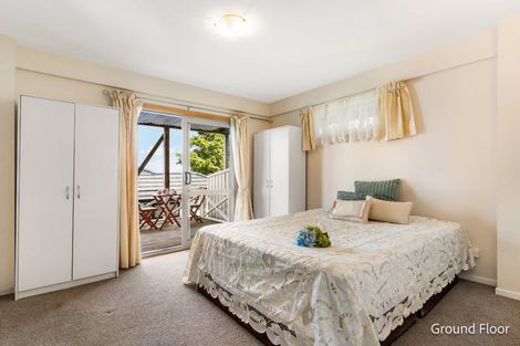 Photo of property in 42 Ellesmere Crescent, Pakuranga Heights, Auckland, 2010