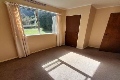 Photo of property in 25 Hartford Crescent, Totara Park, Upper Hutt, 5018