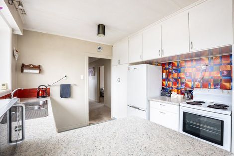 Photo of property in 5 Oranga Street, Marfell, New Plymouth, 4310