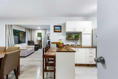 Photo of property in 22 Darcy Place, Massey, Auckland, 0614