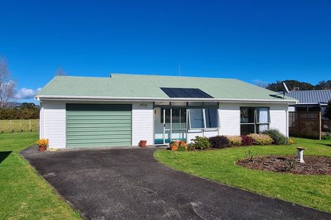 Photo of property in 6 Courthouse Lane, Coromandel, 3506