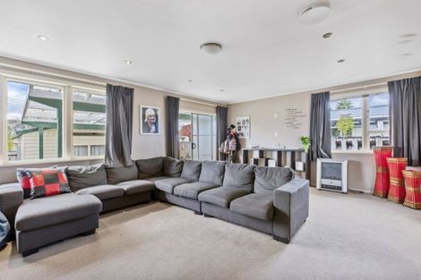 Photo of property in 1/69 Awaroa Road, Helensville, 0800