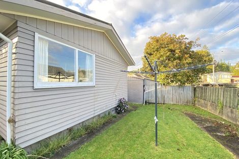 Photo of property in 37 Cheval Drive, Totara Vale, Auckland, 0629