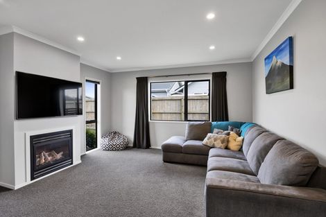 Photo of property in 6 Montague Grove, Stratford, 4332