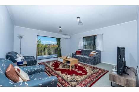 Photo of property in 1/96 Edmonton Road, Henderson, Auckland, 0612