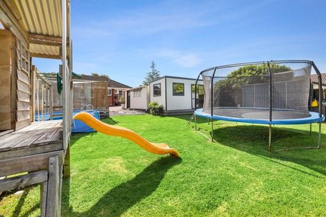 Photo of property in 7 Kervil Avenue, Te Atatu Peninsula, Auckland, 0610