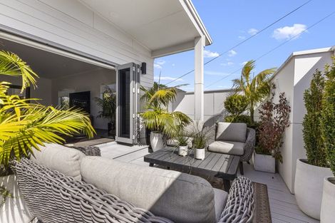 Photo of property in 298 Huatoki Street, Upper Vogeltown, New Plymouth, 4310