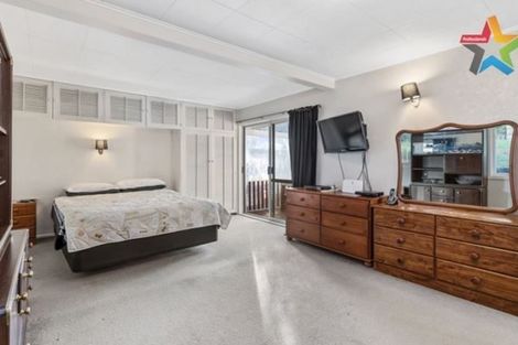 Photo of property in 5 Bird Grove, Stokes Valley, Lower Hutt, 5019