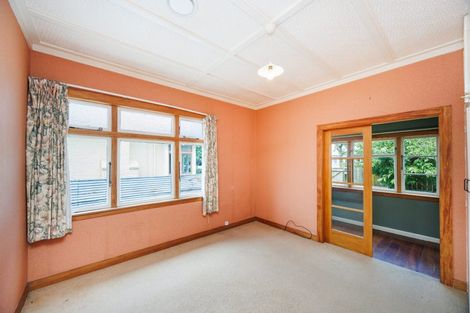 Photo of property in 33 Kingswood Street, Takaro, Palmerston North, 4412