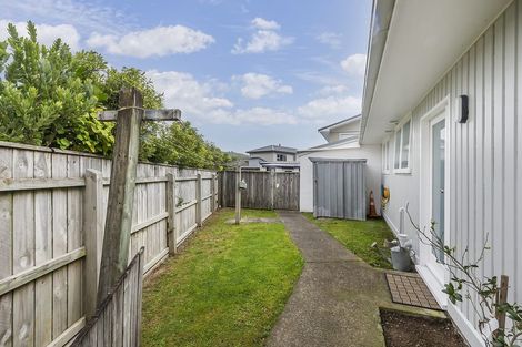 Photo of property in 22f3 Park Avenue, Titahi Bay, Porirua, 5022