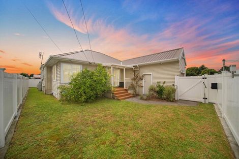 Photo of property in 36 Kelvin Road, Papakura, 2110