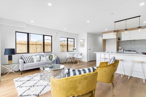 Photo of property in 1c Hollinbrigg Place, Manurewa, Auckland, 2102