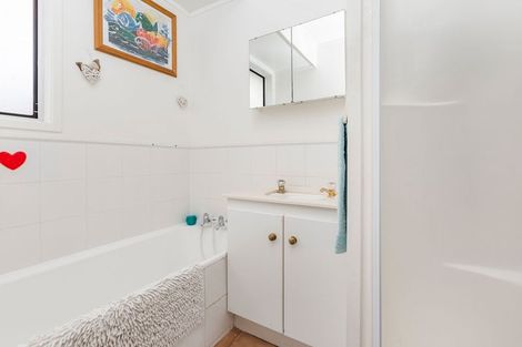 Photo of property in 25 Spinella Drive, Bayview, Auckland, 0629