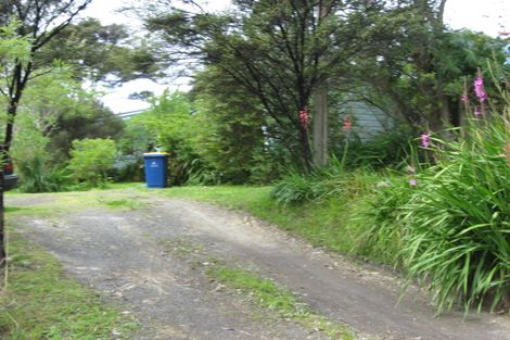 Photo of property in 4 George Avenue, Herald Island, Auckland, 0618