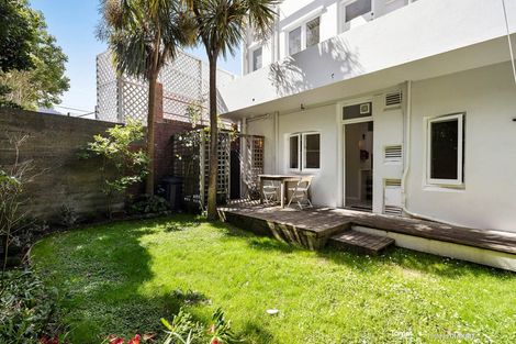 Photo of property in Hobson Flats, 1u2 Hobson Street, Pipitea, Wellington, 6011