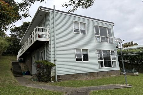 Photo of property in 2/17 Huntingdon Street, Northland, Wellington, 6012