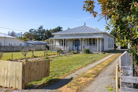 Photo of property in 7 Stanly Street, Eketahuna, 4900