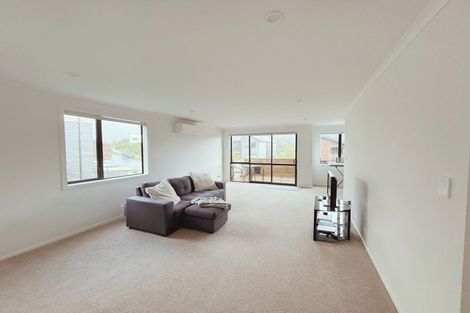 Photo of property in 15 Holystone Road, Whitby, Porirua, 5024
