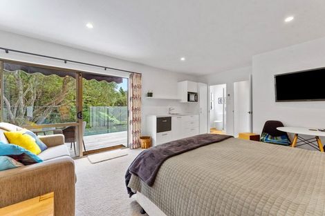 Photo of property in 10 Mosman Place, Chatswood, Auckland, 0626