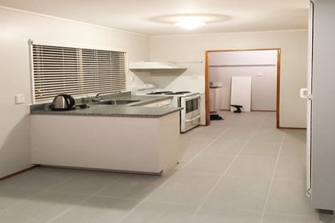 Photo of property in 13 Rewarewa Road, Te Atatu Peninsula, Auckland, 0610