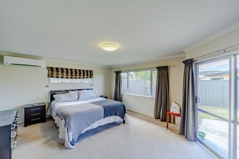 Photo of property in 15 Portland Place, Poraiti, Napier, 4112