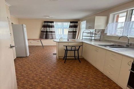 Photo of property in 9 Archlynn Road, Kelston, Auckland, 0602
