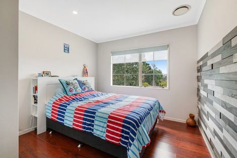 Photo of property in 32 Canary Place, Unsworth Heights, Auckland, 0632