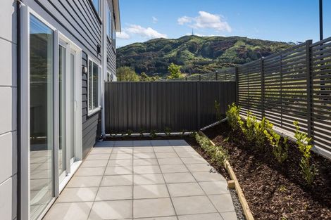 Photo of property in 6 Parekareka Lane, Kenepuru, Porirua, 5022