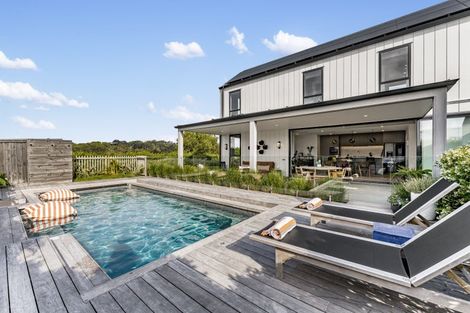 Photo of property in 17 Dinning Road, Riverhead, 0820