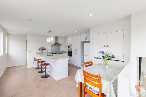 Photo of property in 92 Kaipatiki Road, Glenfield, Auckland, 0629