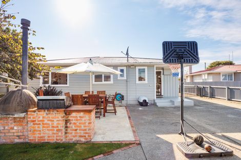 Photo of property in 40 Sutherland Crescent, Westbrook, Palmerston North, 4412
