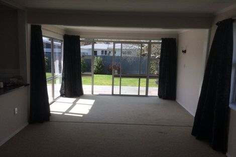 Photo of property in 10 Westhaven Grove, Takaro, Palmerston North, 4412