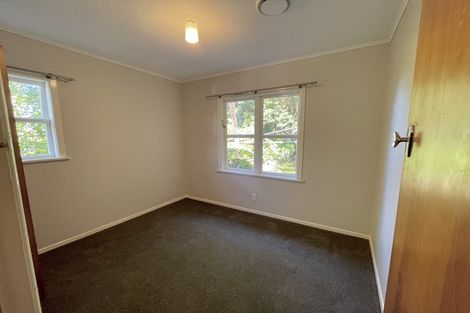 Photo of property in 3 Gahagan Way, Newlands, Wellington, 6037