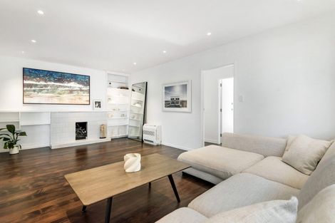 Photo of property in 48 Sylvia Road, Hillcrest, Auckland, 0627