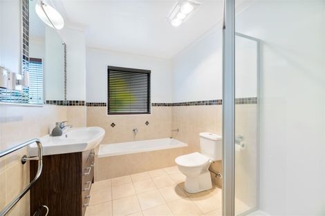 Photo of property in 3 Hornsey Avenue, Henderson, Auckland, 0612