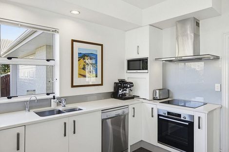 Photo of property in 1 Maple Lane, Waikanae, 5036