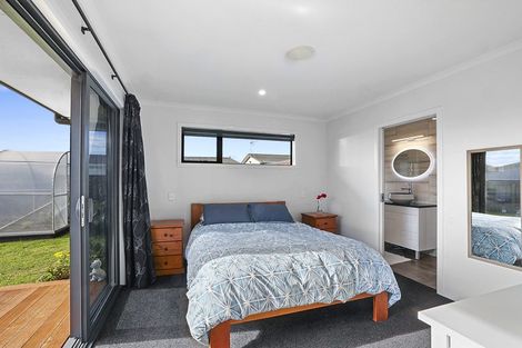 Photo of property in 4 Ellesmere Avenue, Bell Block, New Plymouth, 4312